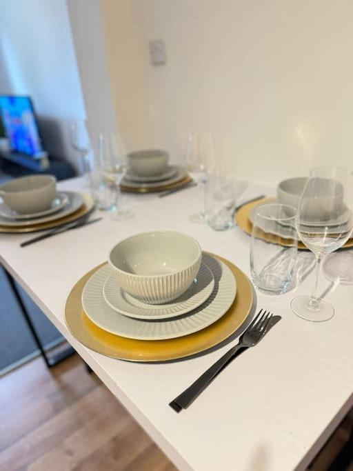 Luxury Cozy 3 Bed Apartment 5Mins From City - Free Parking! Нотингам Екстериор снимка