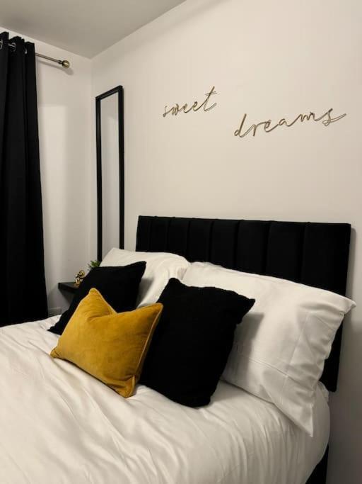 Luxury Cozy 3 Bed Apartment 5Mins From City - Free Parking! Нотингам Екстериор снимка